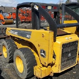 2005 John Deere 320