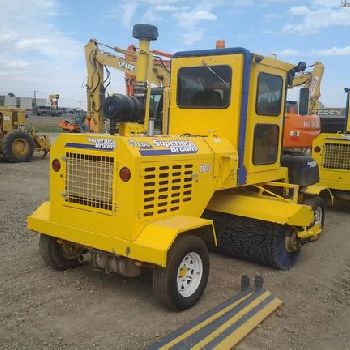 2018 Superior Broom DT80J