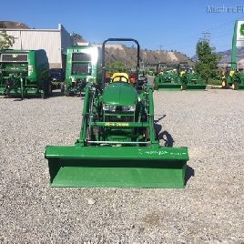 2018 John Deere 3033R