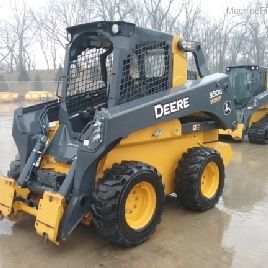 2018 John Deere 330G