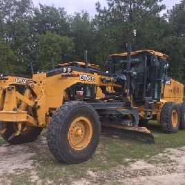 2013 John Deere 670G