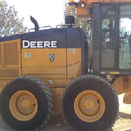 2015 John Deere 770GP