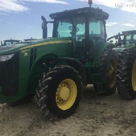 2013 John Deere 8235R