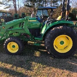 2017 John Deere 4044M