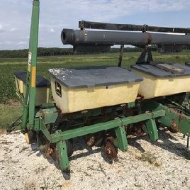 1975 John Deere 7000