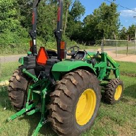 2018 John Deere 4052M