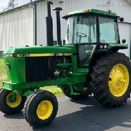 1990 John Deere 4255