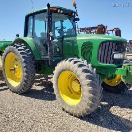 2004 John Deere 7520