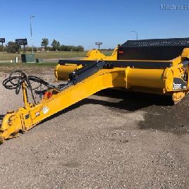 2018 John Deere 2412E