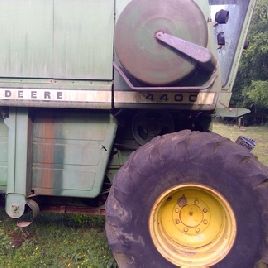 John Deere 4400