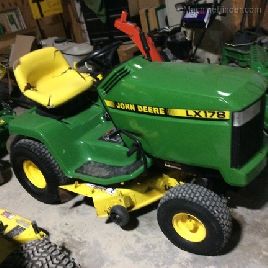 John Deere LX178 Lawn Tractor