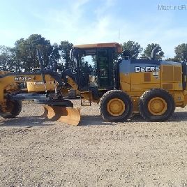 2015 John Deere 672GP