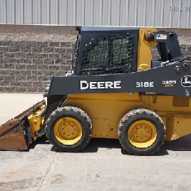2015 John Deere 318E