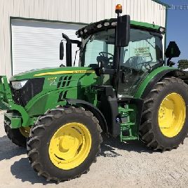 2017 John Deere 6110R