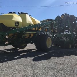 2012 John Deere 1910