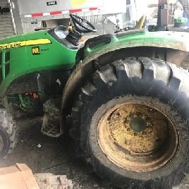 2015 John Deere 4052M