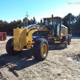 2016 John Deere 772GP