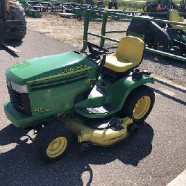 2000 John Deere GT235