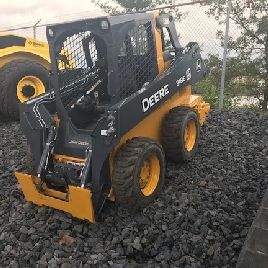 2015 John Deere 318E