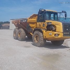 2015 John Deere 250D-II