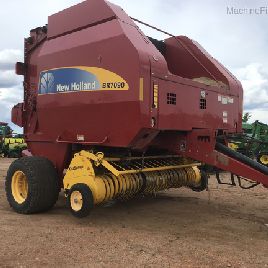 2010 New Holland BR7090
