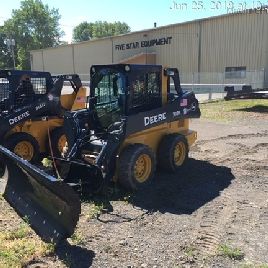 2015 John Deere 318E