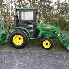 2017 John Deere 3032E