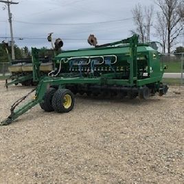 2000 John Deere 1560