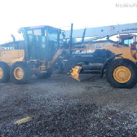 2016 John Deere 772GP