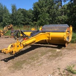 2018 John Deere 2412E