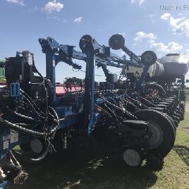 2014 Kinze 4900