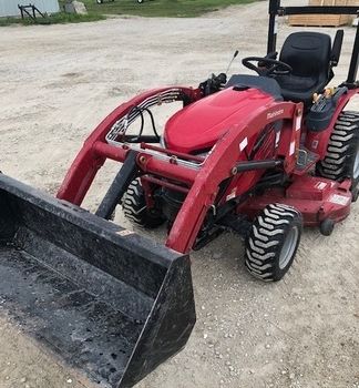 2016 Mahindra eMax22