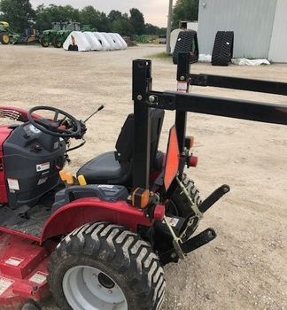 2016 Mahindra eMax22