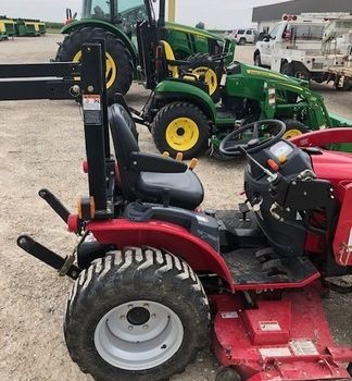 2016 Mahindra eMax22