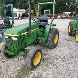 2000 John Deere 790