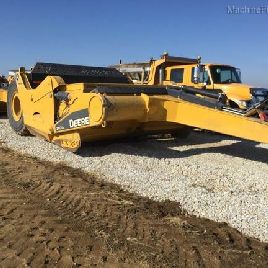 2016 John Deere 2412E