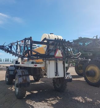 1996 Willmar Fabrication 745