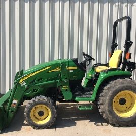 2014 John Deere 3320