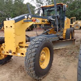 2013 John Deere 670G