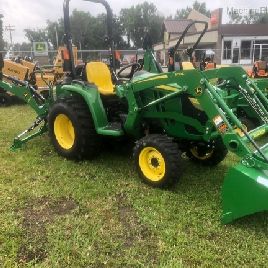2018 John Deere 3032E TLB csomag