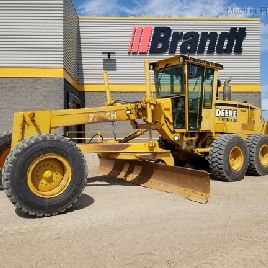 2000 John Deere 770CH