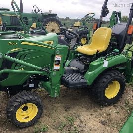 2017 John Deere 1023E TLB