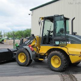 2016 John Deere 324K