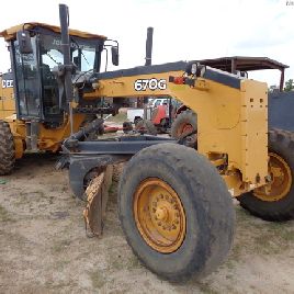 2013 John Deere 670G