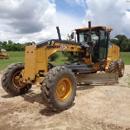 2013 John Deere 670G