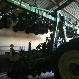 2015 John Deere 1725