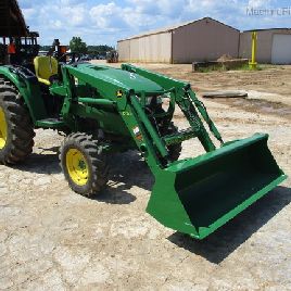 2014 John Deere 4052M