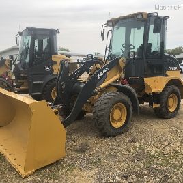 2015 John Deere 244K