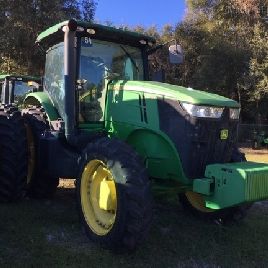 2011 John Deere 7215R
