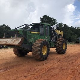 2015 John Deere 748L